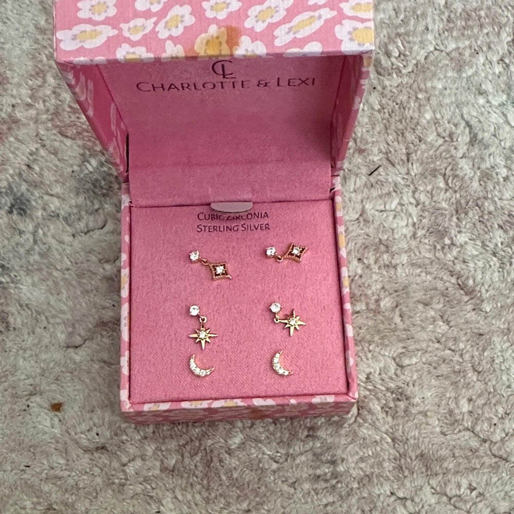 Charlotte & Lexi  Star Earrings Set